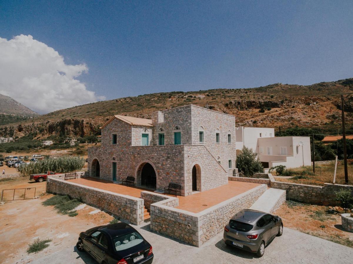 George SeaFront Suites Néon Oítilon Exterior foto